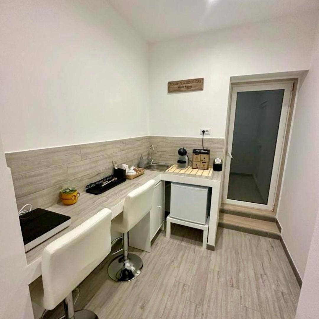 Bari Valona Rooms Eksteriør bilde