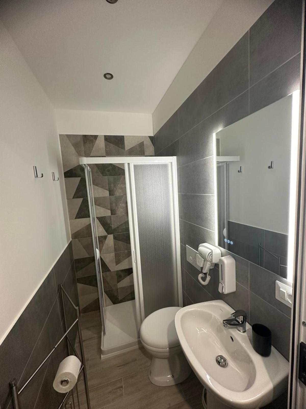 Bari Valona Rooms Eksteriør bilde